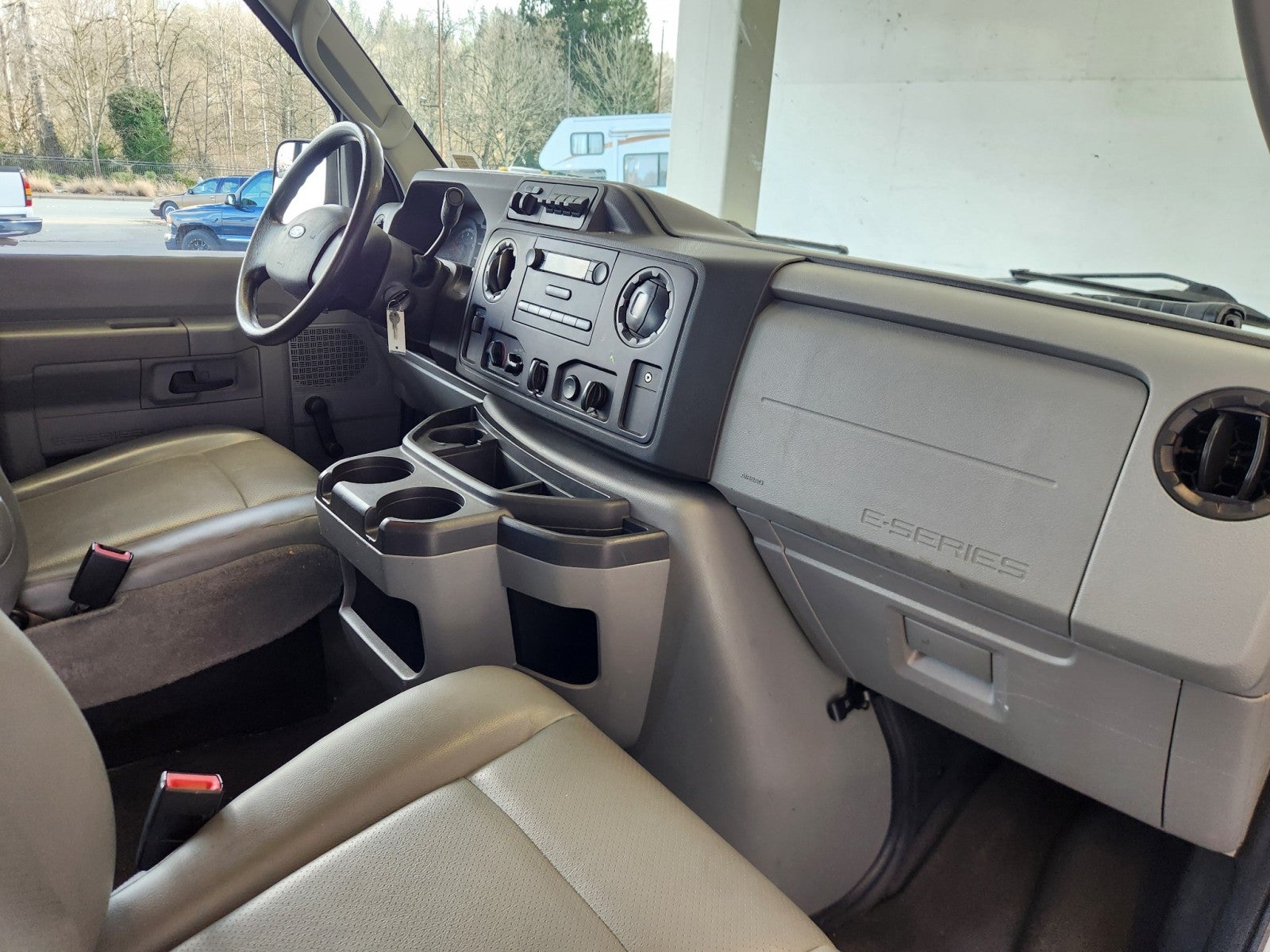 2014 Ford Econoline E-350 XL Passenger