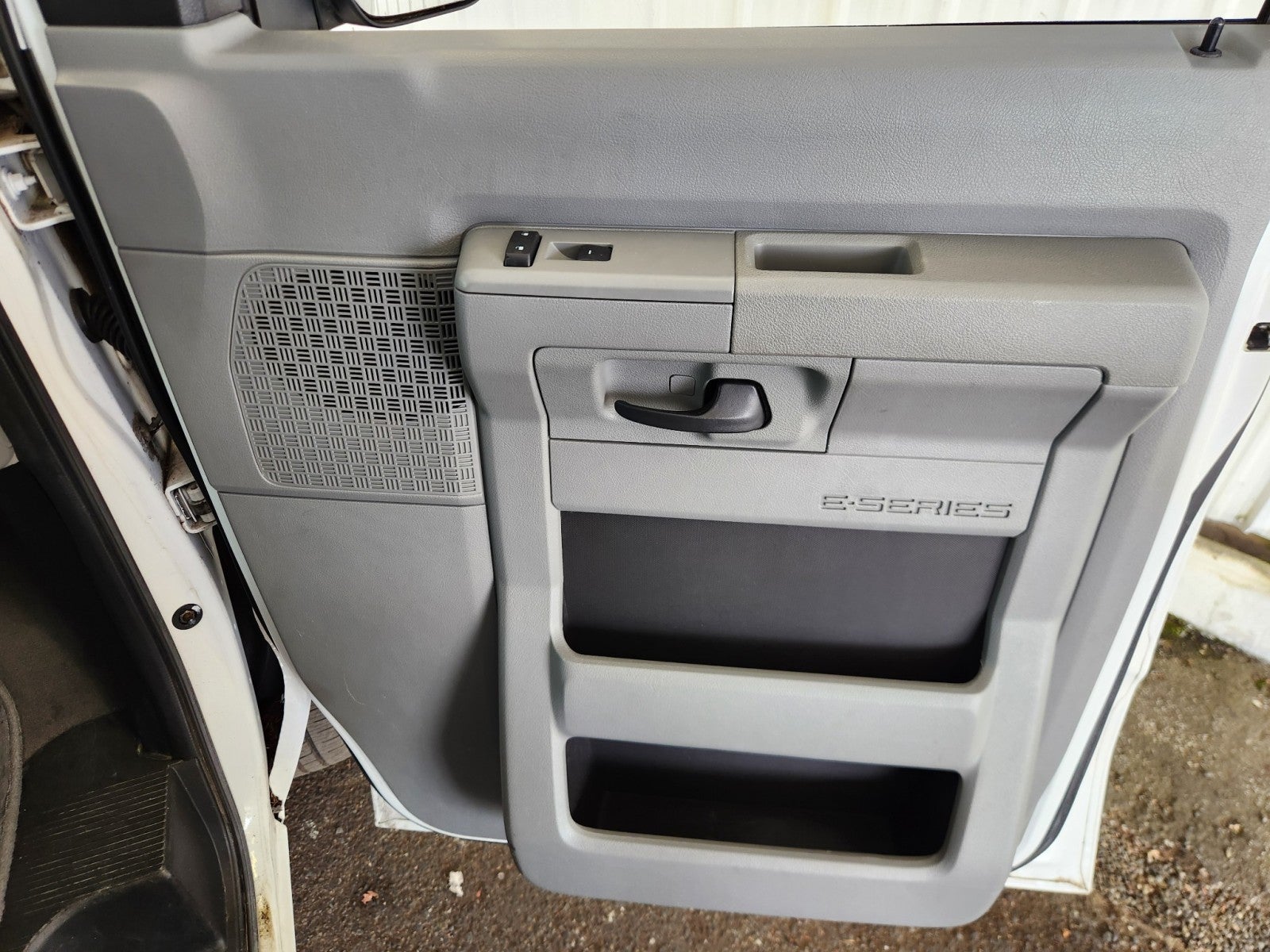 2011 Ford Econoline E-350 XLT