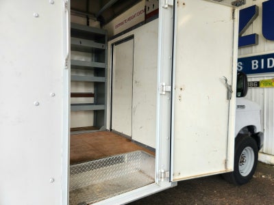2022 Ford Econoline E-350 Cutaway Box Van