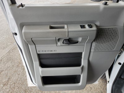 2022 Ford Econoline E-350 Cutaway Box Van