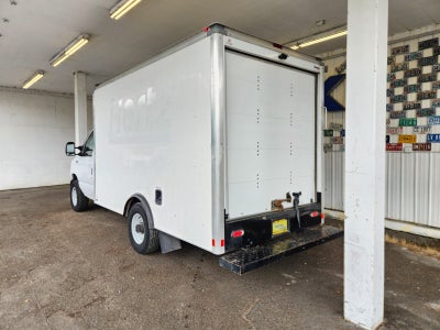 2022 Ford Econoline E-350 Cutaway Box Van