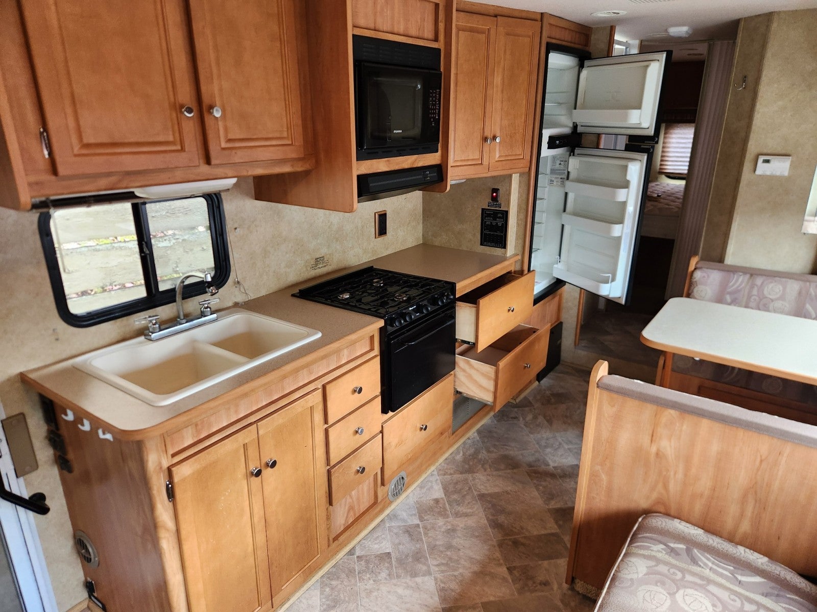 2007 Winnebago Access WF231C