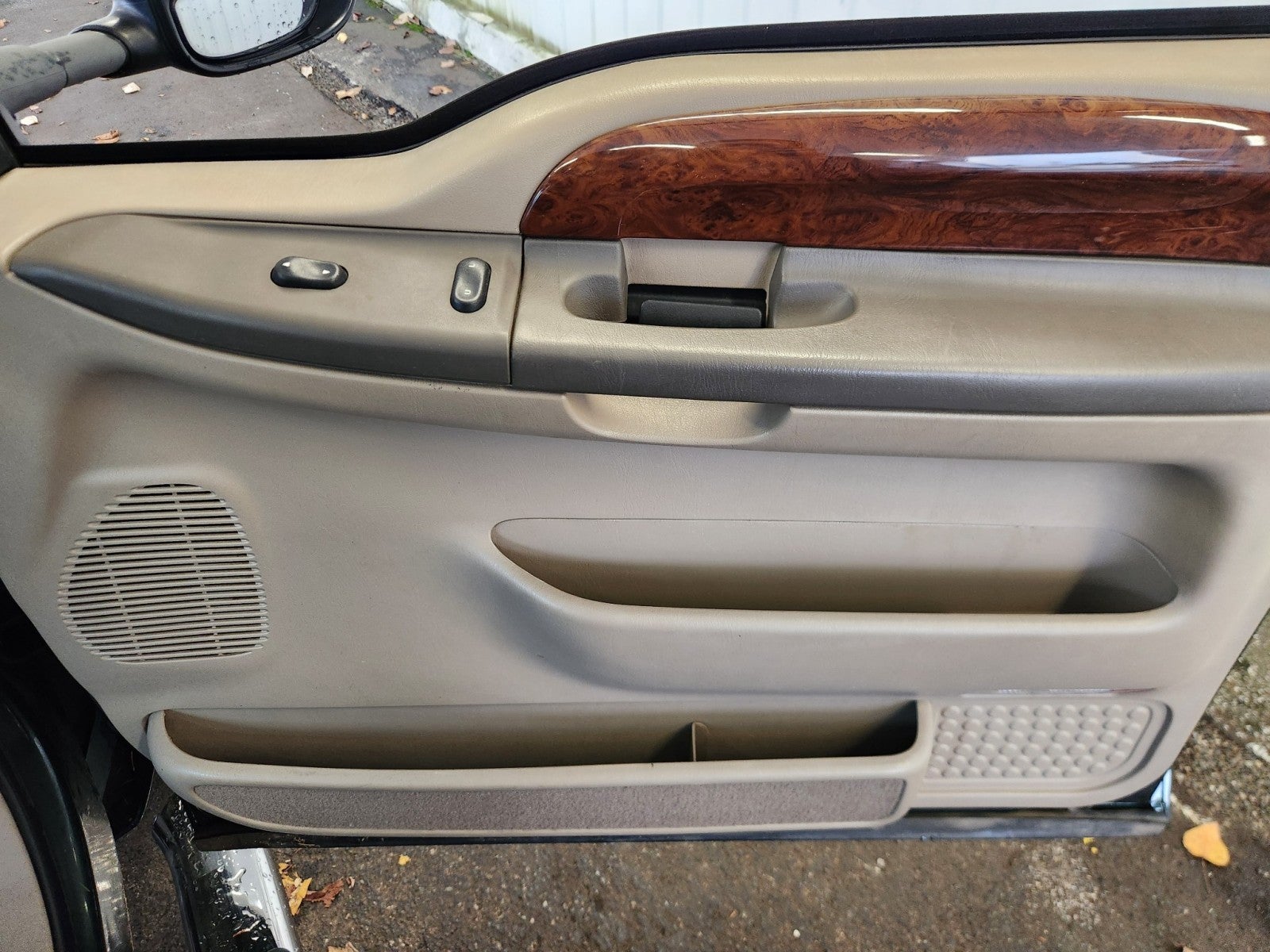 2001 Ford Super Duty F-250 Lariat