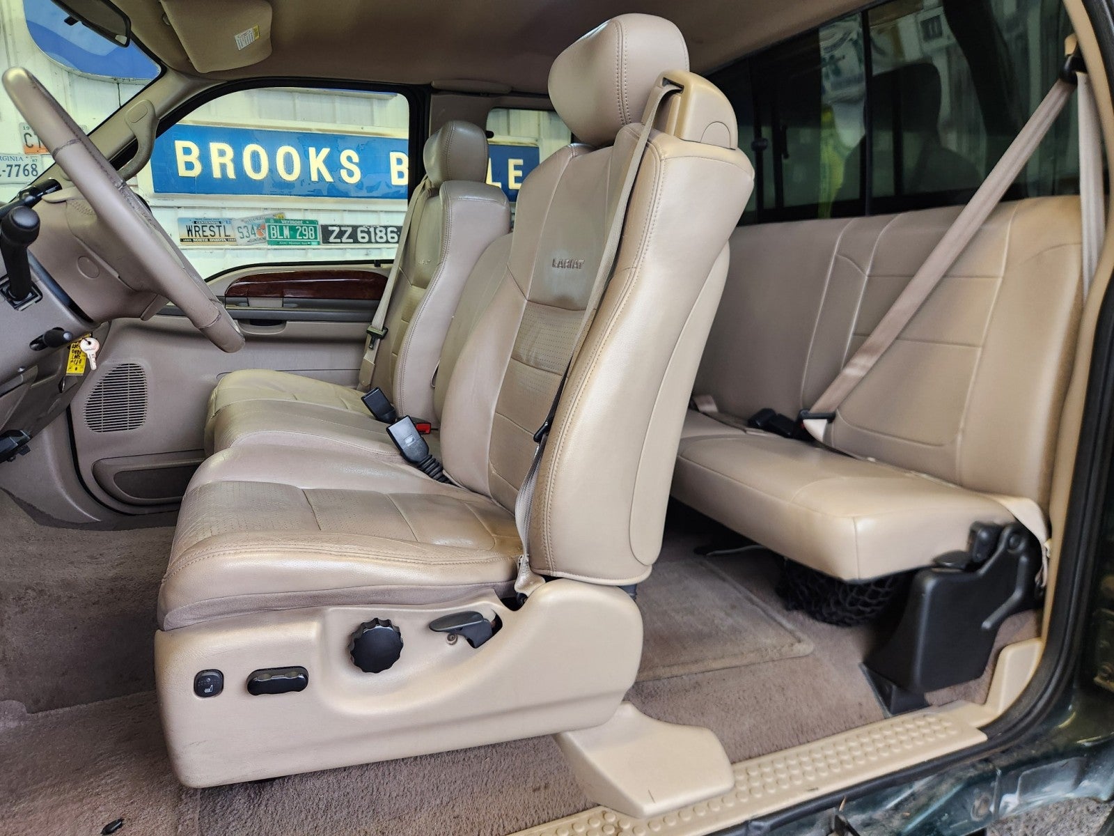 2001 Ford Super Duty F-250 Lariat