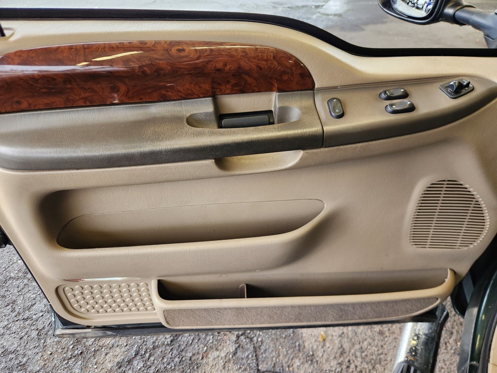 2001 Ford Super Duty F-250 Lariat