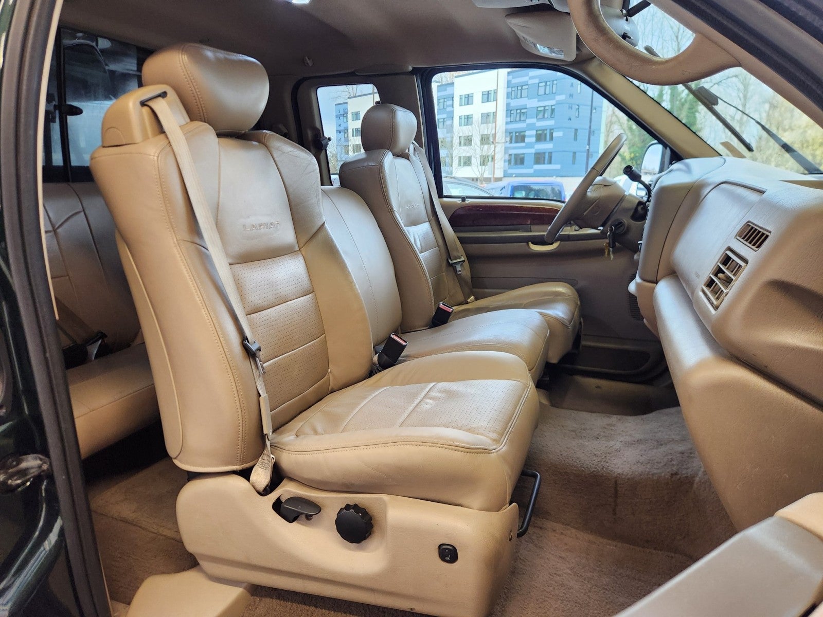 2001 Ford Super Duty F-250 Lariat