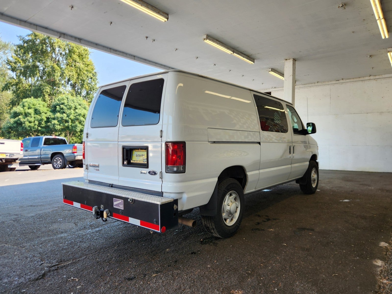 2014 Ford E-350 Super Duty Commercial Cargo Van