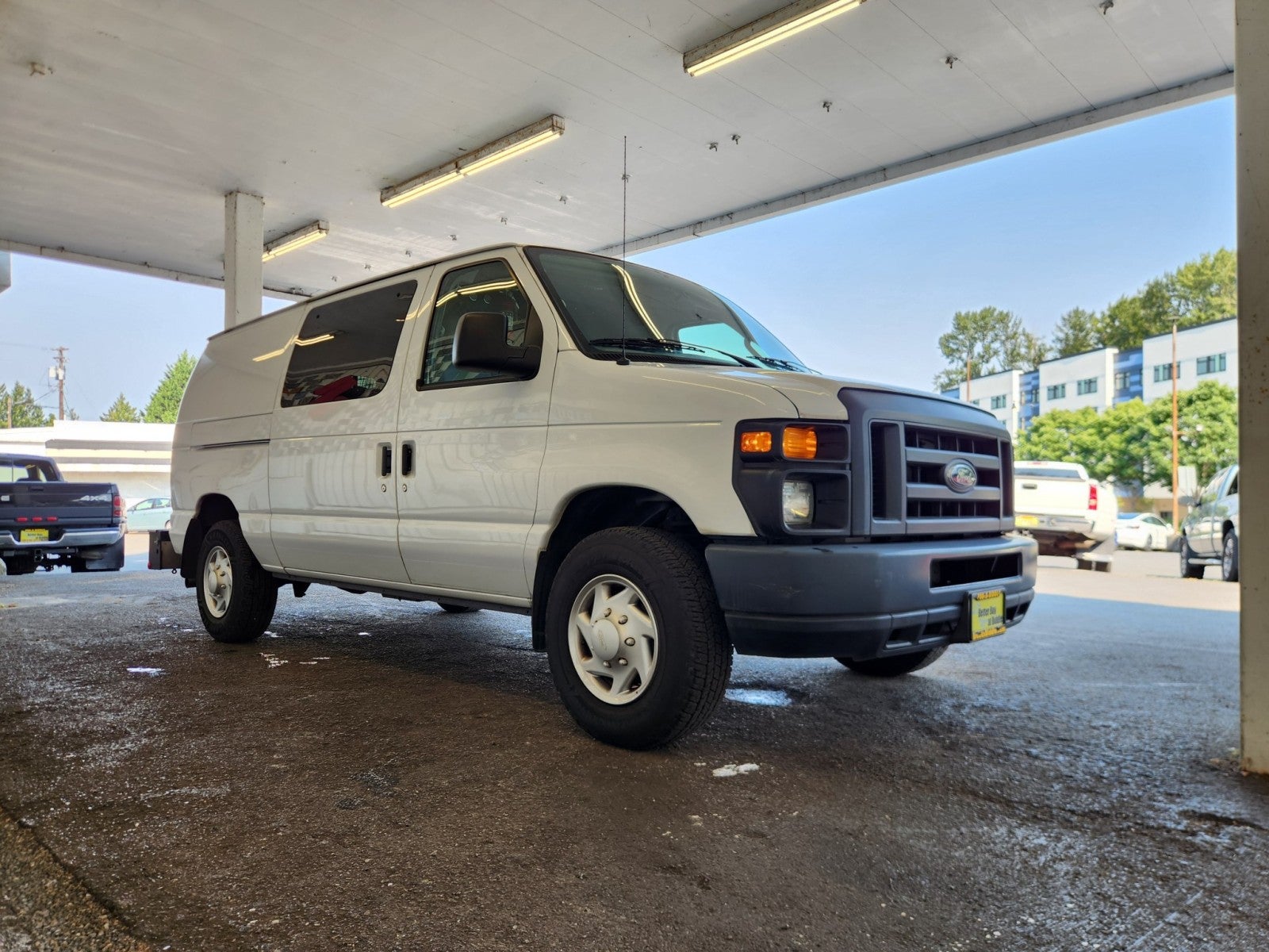 2014 Ford E-350 Super Duty Commercial Cargo Van