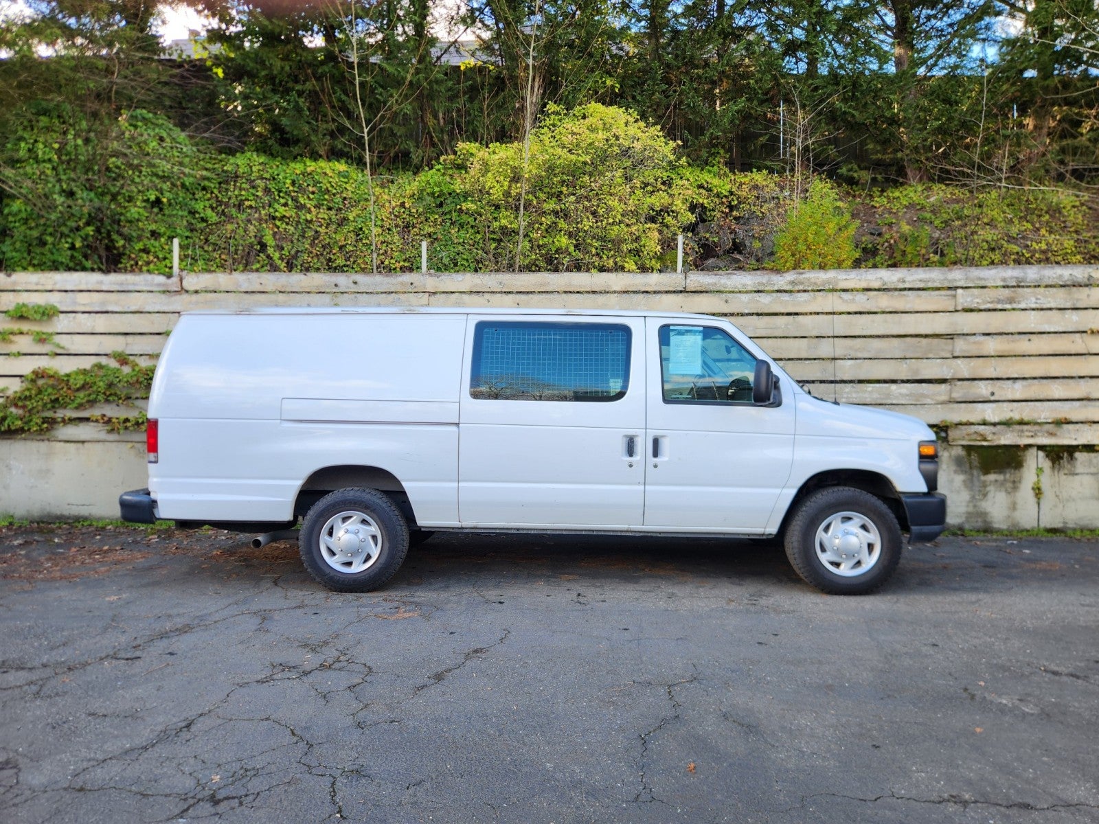 2011 Ford E-350 Econoline Cargo Van