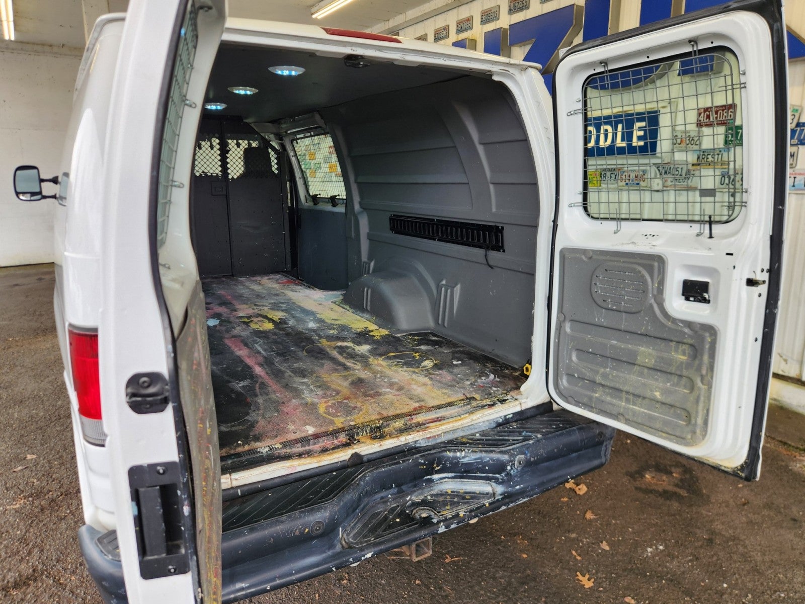 2011 Ford E-350 Econoline Cargo Van