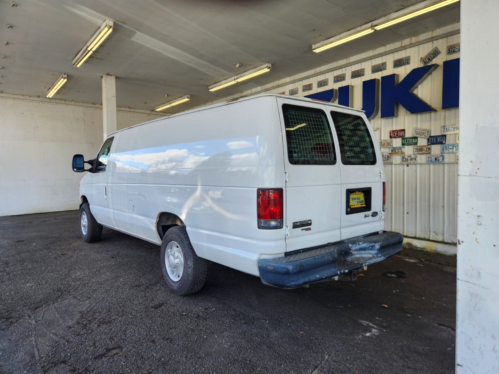 2011 Ford E-350 Econoline Cargo Van