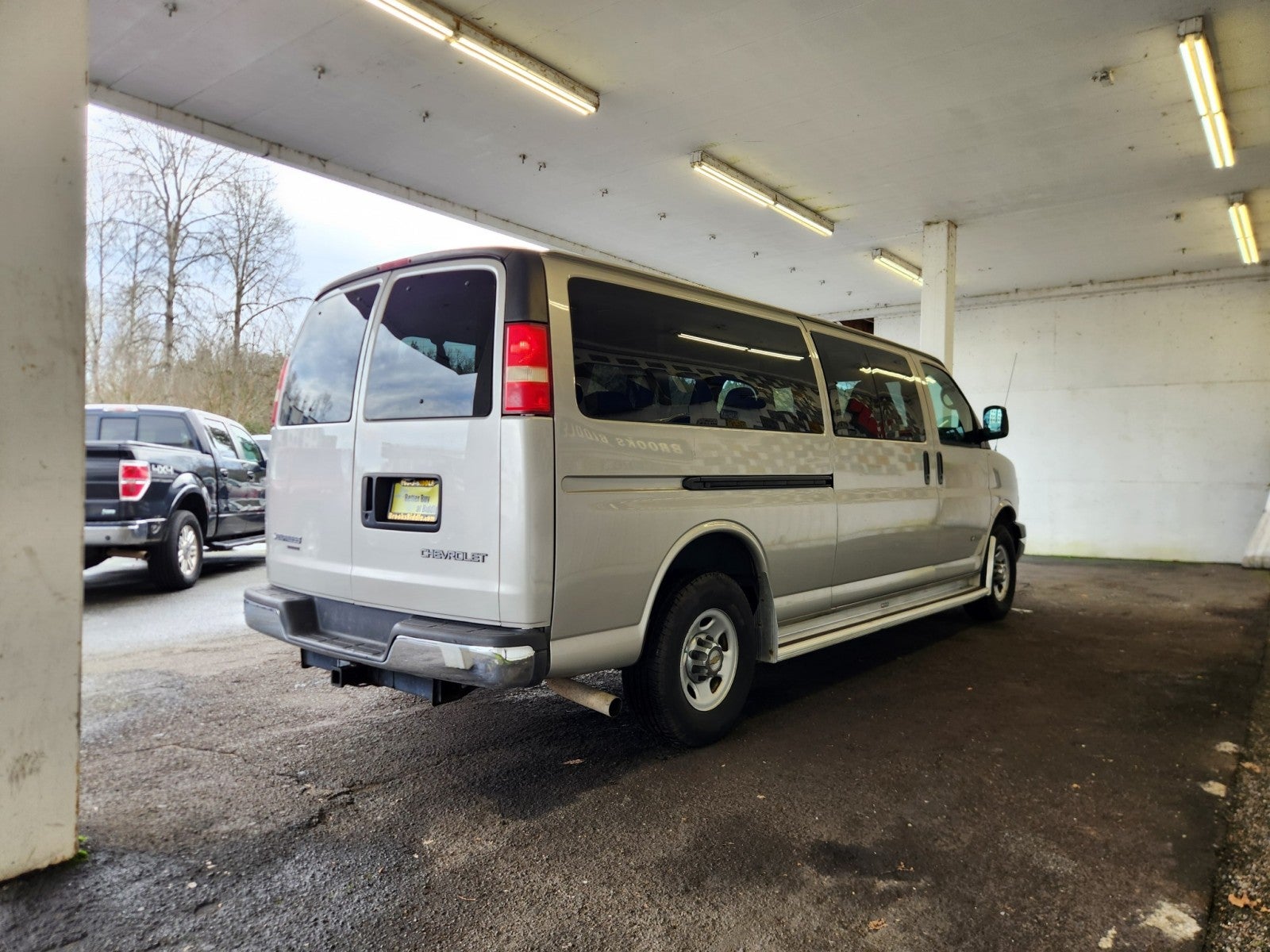 2005 Chevrolet Express Passenger 3500