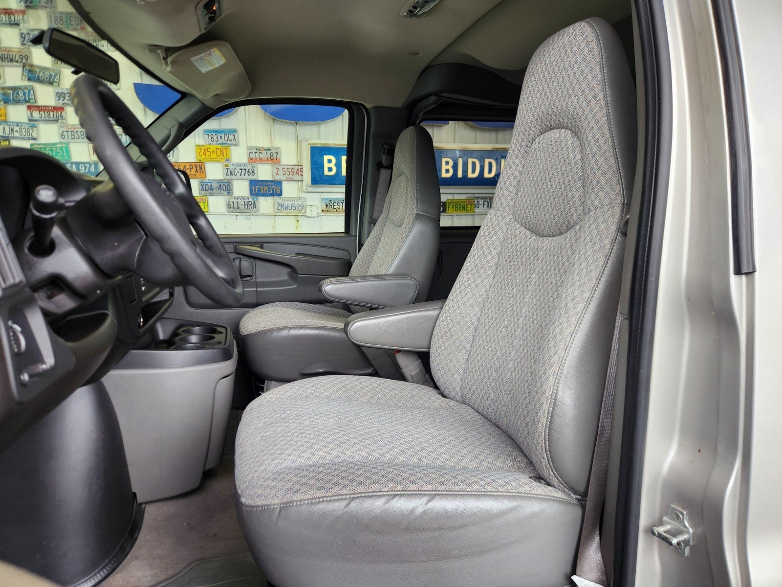 2005 Chevrolet Express Passenger 3500