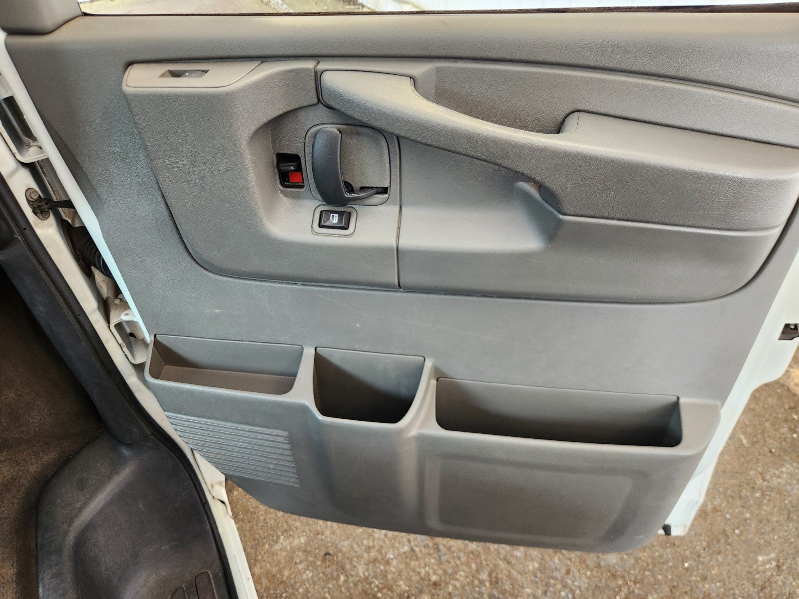 2011 Chevrolet Express Passenger LT 2500