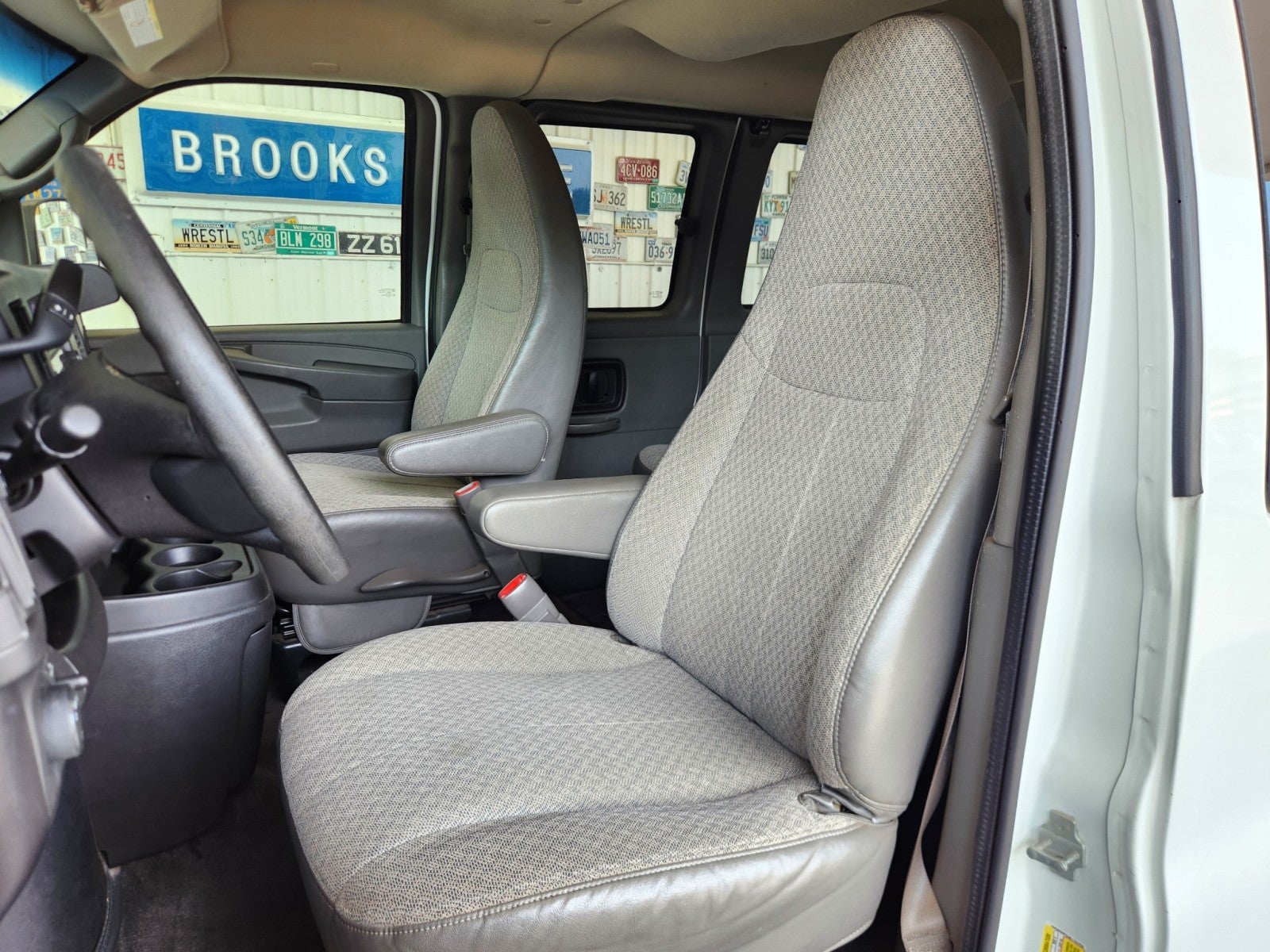 2011 Chevrolet Express Passenger LT 2500