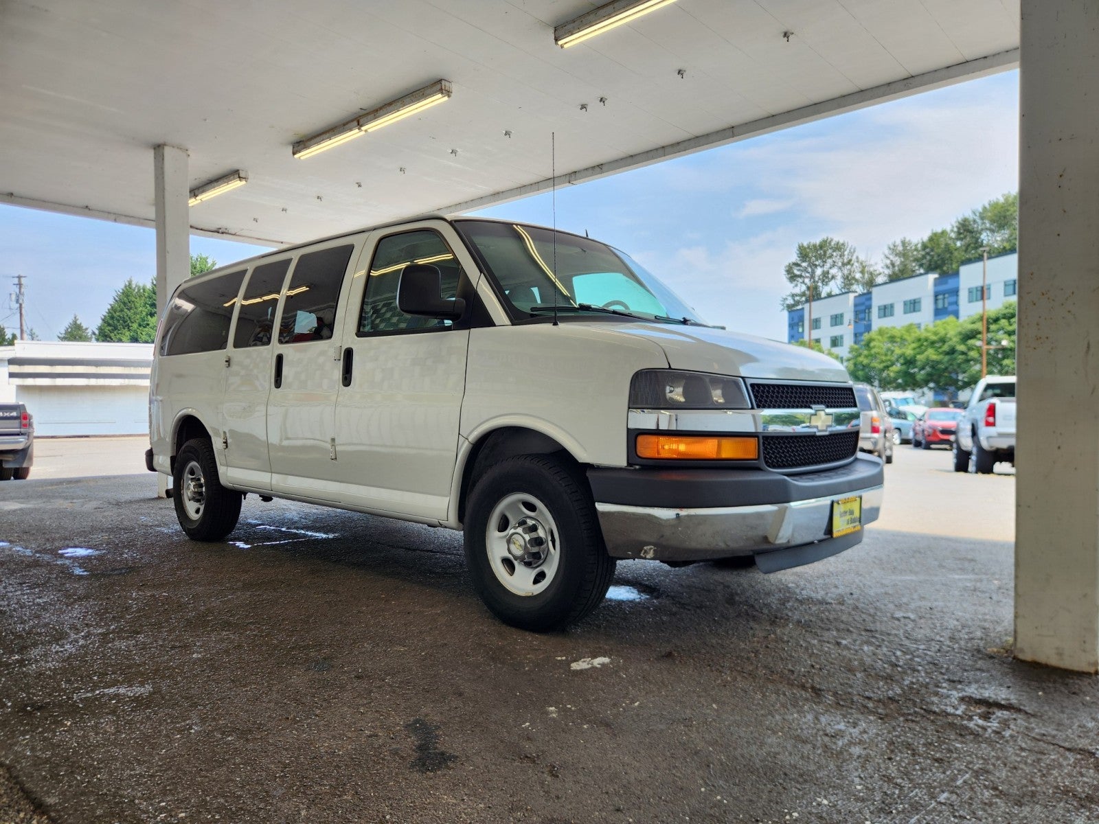 2011 Chevrolet Express Passenger LT 2500