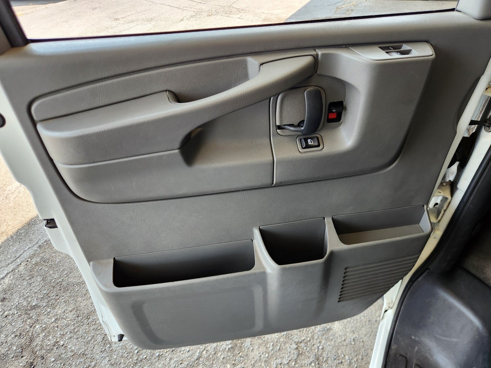 2011 Chevrolet Express Passenger LT 2500
