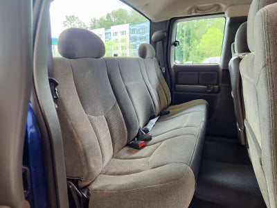 2004 Chevrolet Silverado 1500 LS