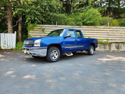 2004 Chevrolet Silverado 1500 LS