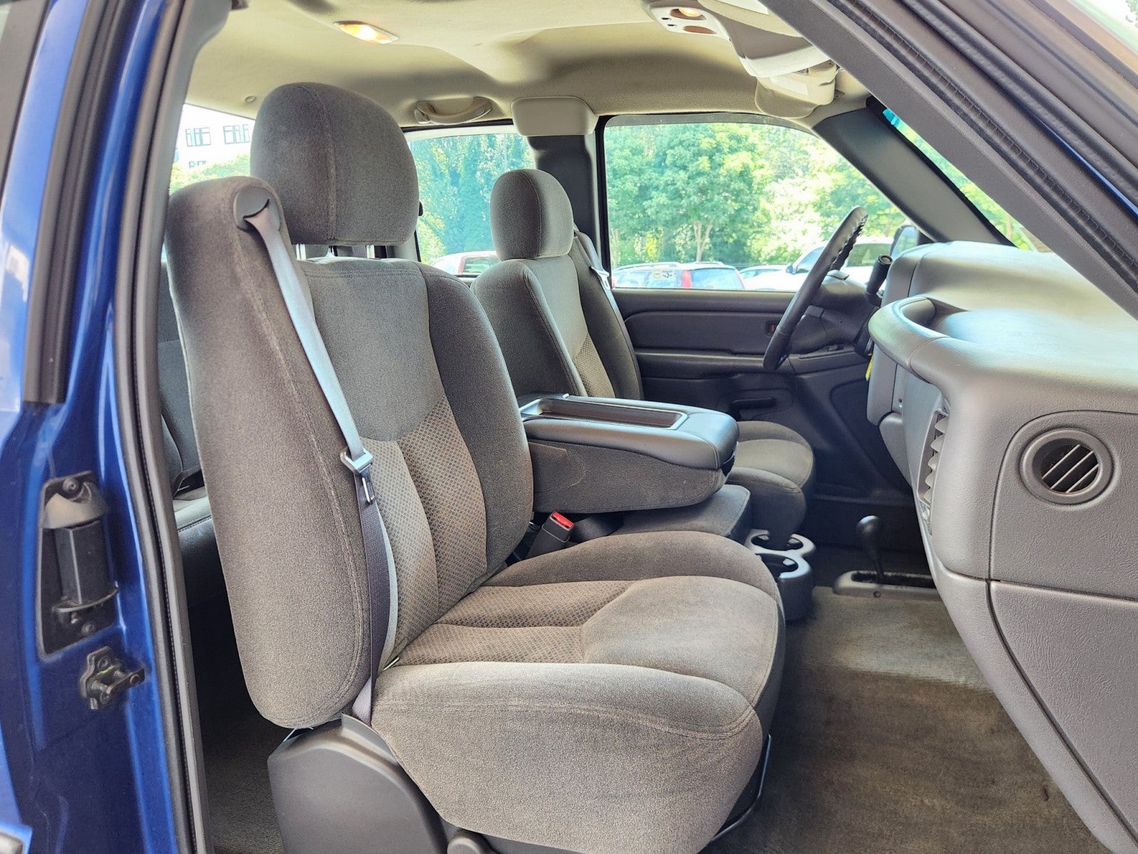 2004 Chevrolet Silverado 1500 LS