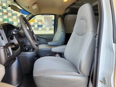 2005 Chevrolet Express 2500 Cargo Van
