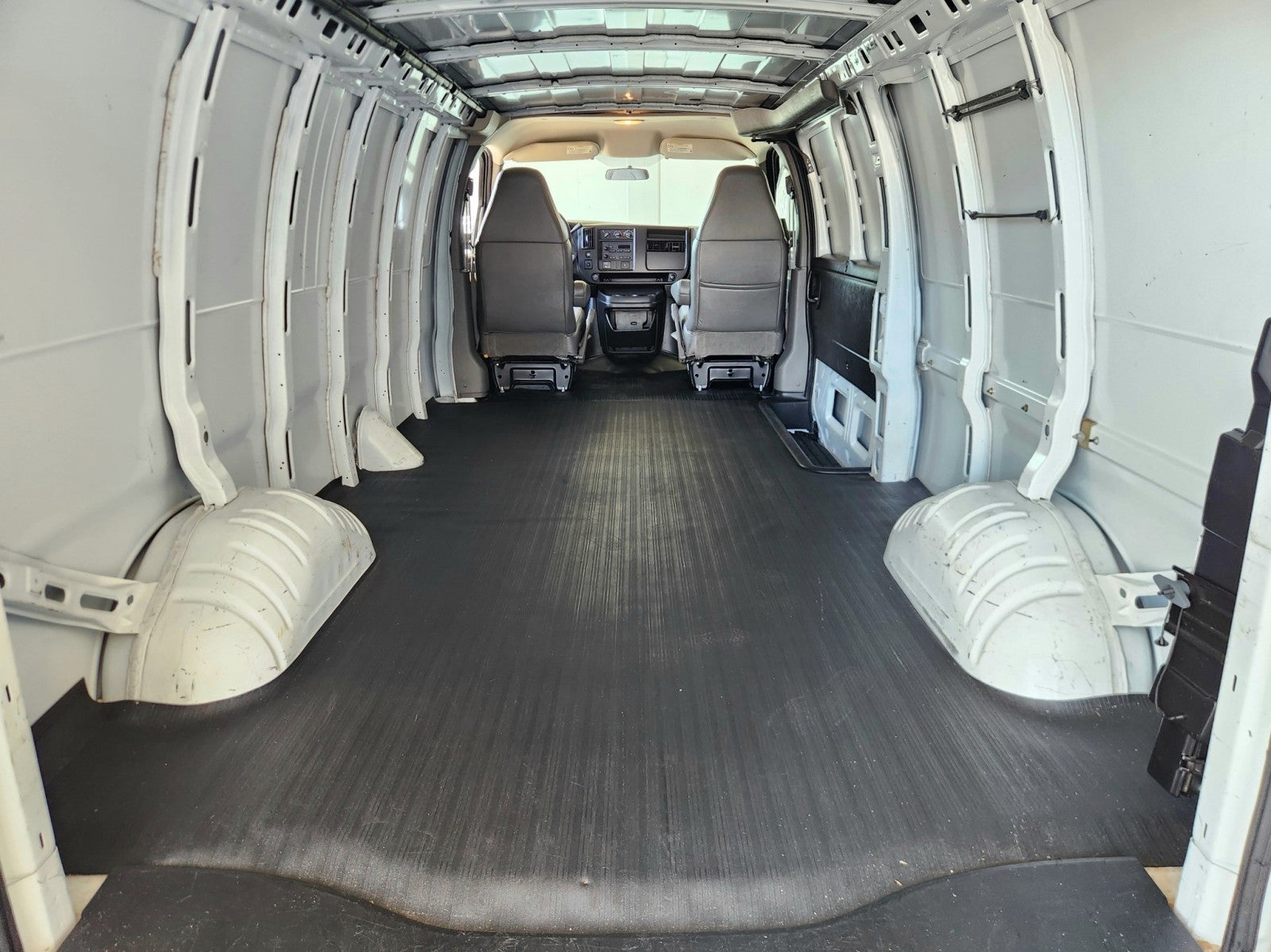 2005 Chevrolet Express 2500 Cargo Van