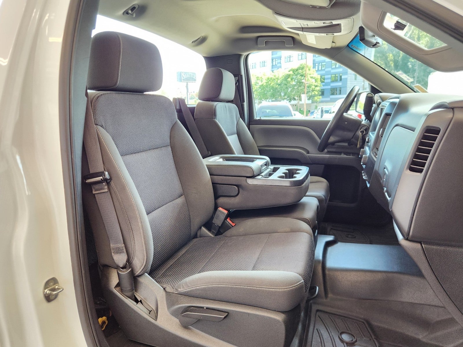 2018 GMC Sierra 1500 2WD Reg Cab 133.0"