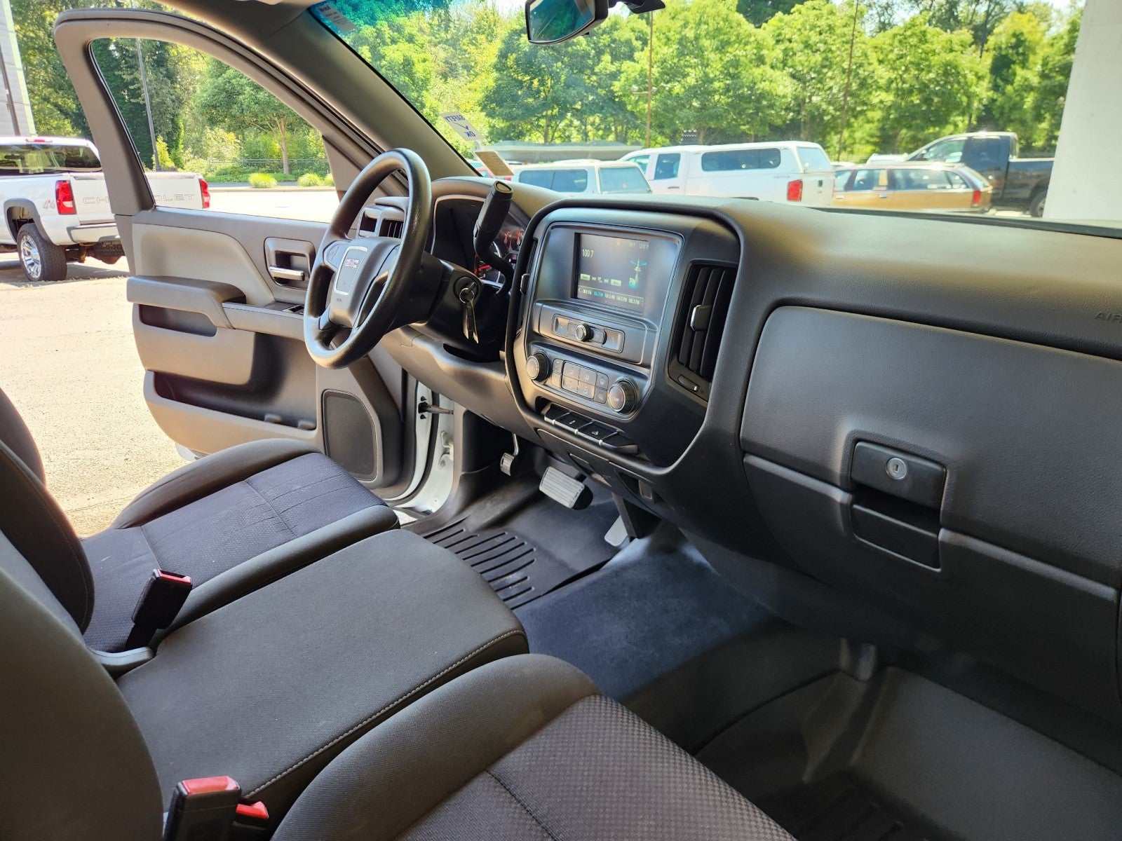 2018 GMC Sierra 1500 2WD Reg Cab 133.0"