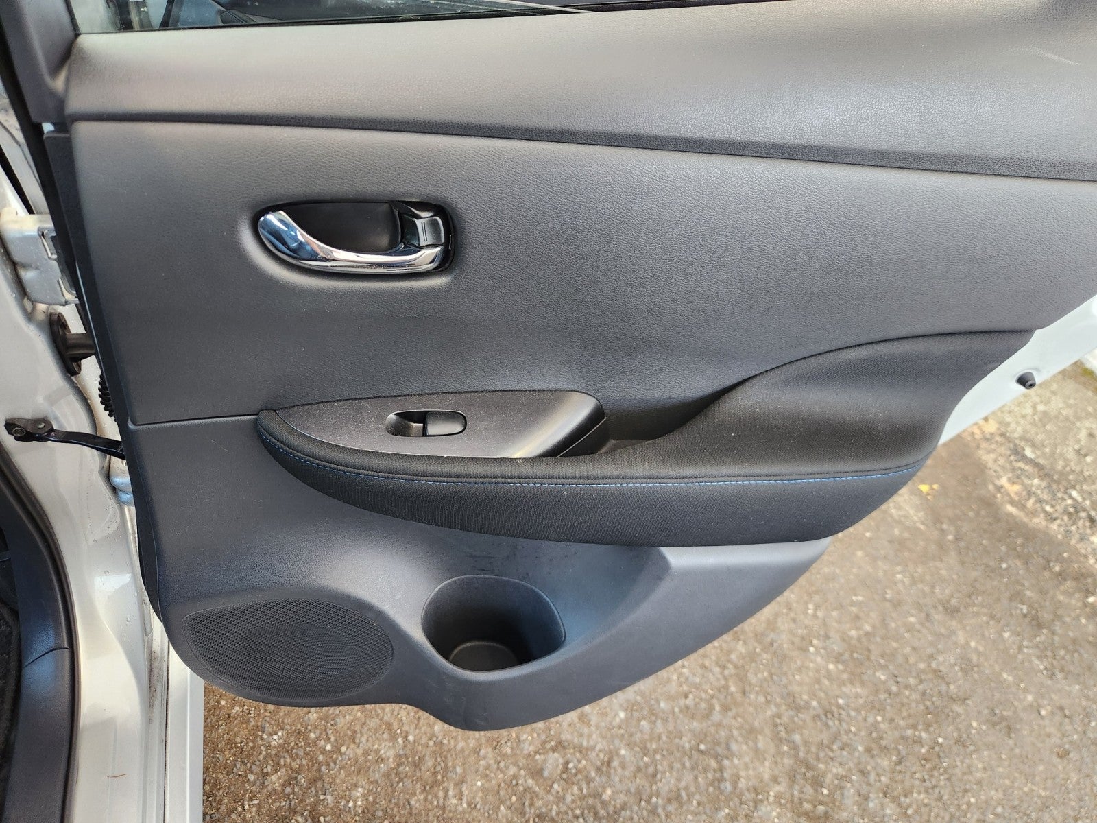 2024 Nissan LEAF S