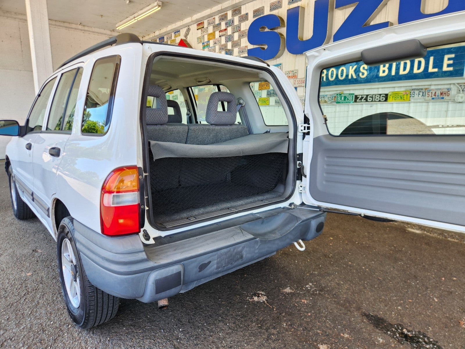 2002 Chevrolet Tracker Base