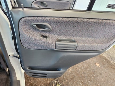 2002 Chevrolet Tracker Base