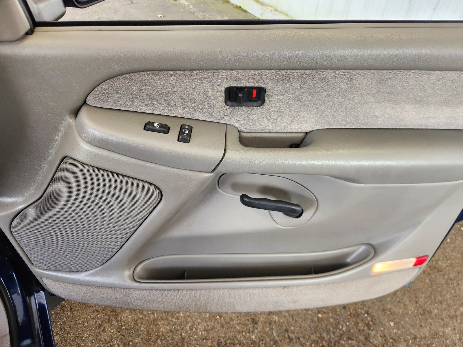 2000 Chevrolet Silverado 1500 LS