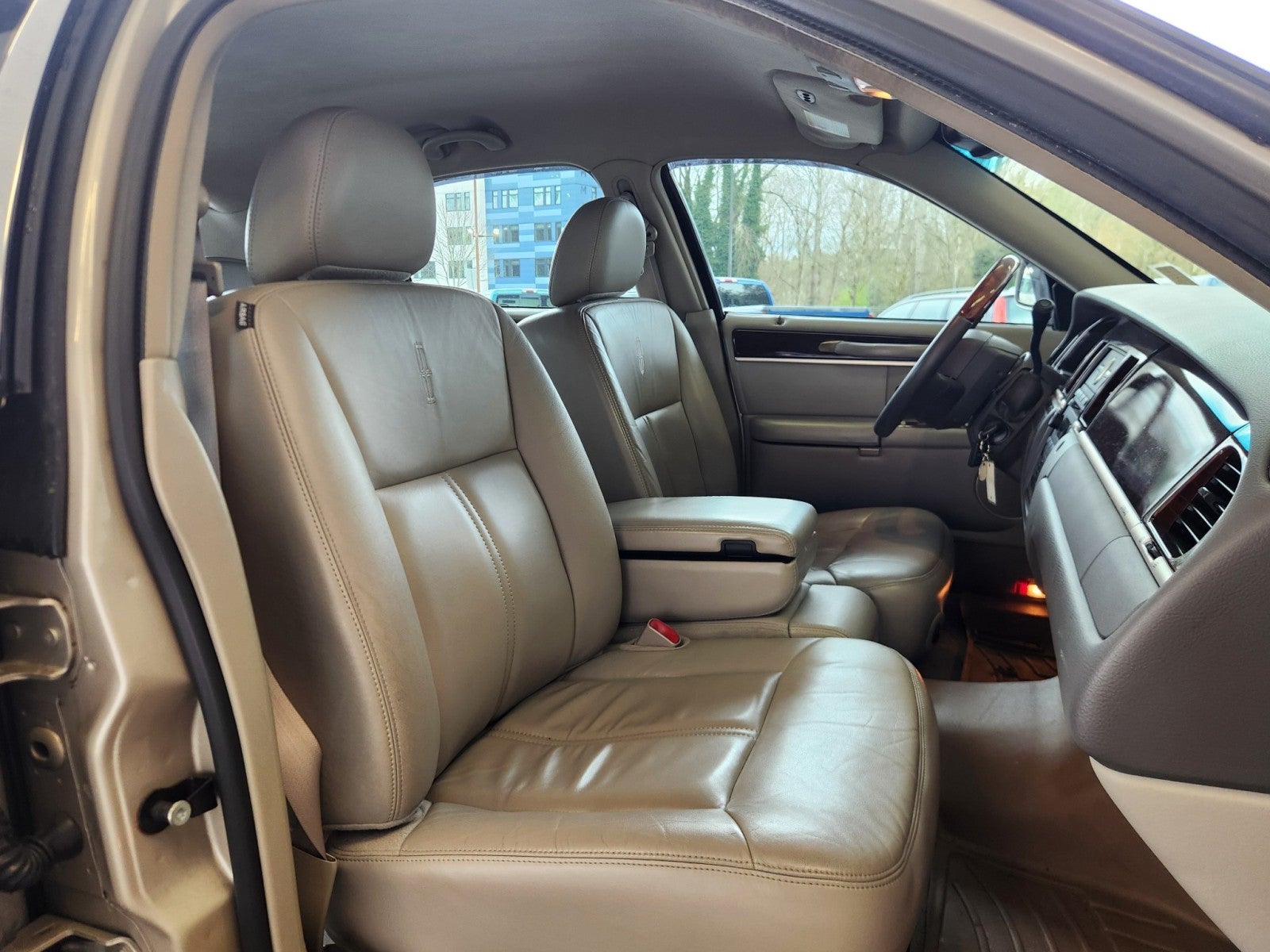 2009 Lincoln Town Car Signature Limited
