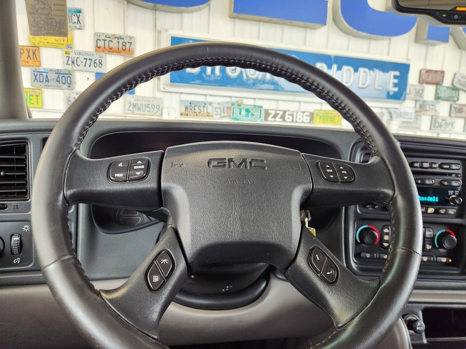 2005 GMC Yukon XL 1500 SLT