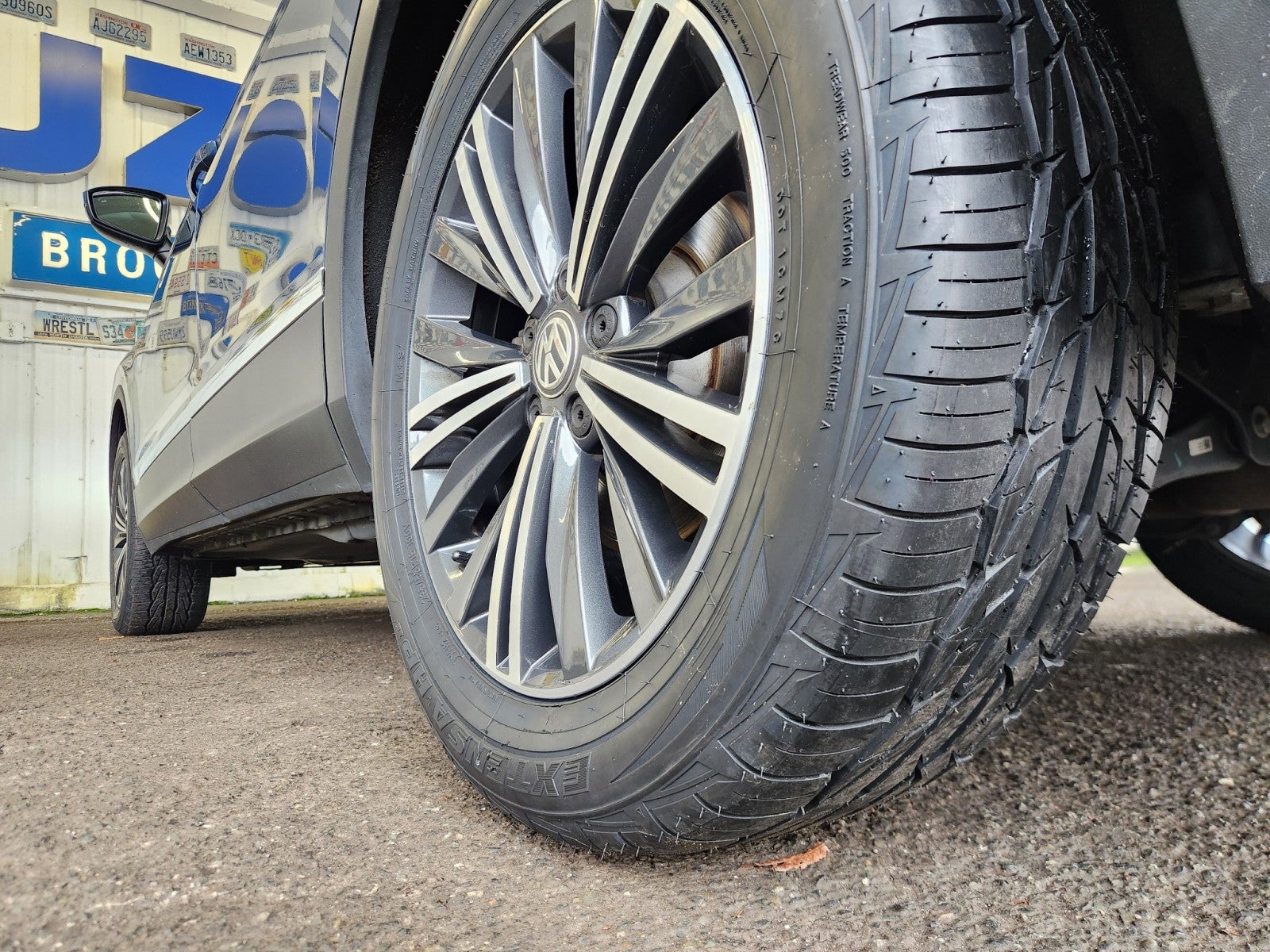 2018 Volkswagen Tiguan 2.0T SEL 4MOTION