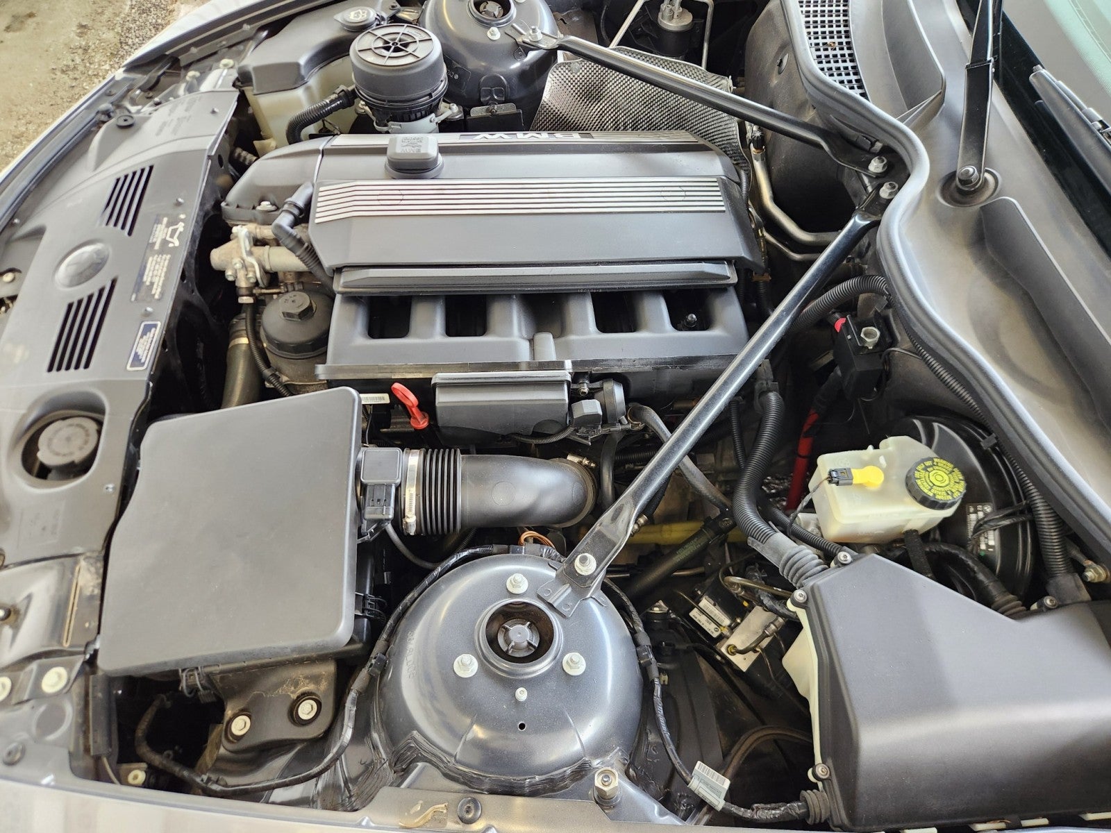 2004 BMW Z4 2.5i