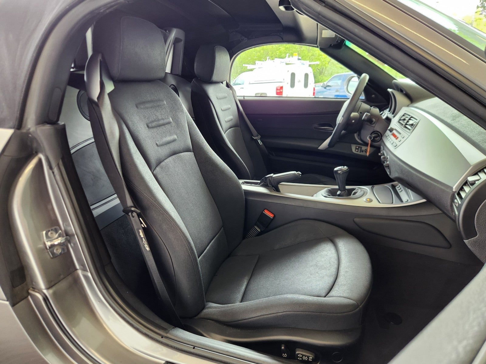 2004 BMW Z4 2.5i