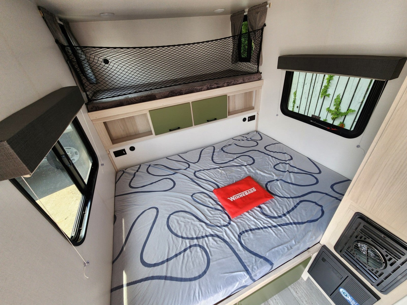 2023 Winnebago HIKE 100 H1316FB Base