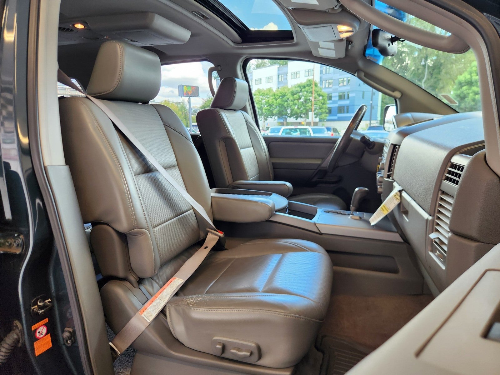2005 Nissan Armada SE