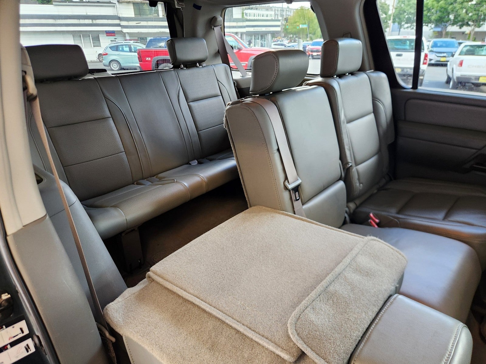 2005 Nissan Armada SE