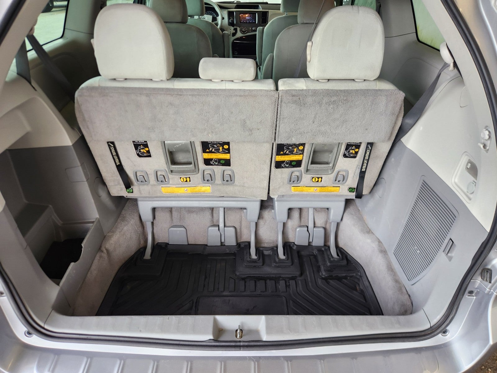 2011 Toyota Sienna 5dr 7-Pass Van I4 FWD (Natl)