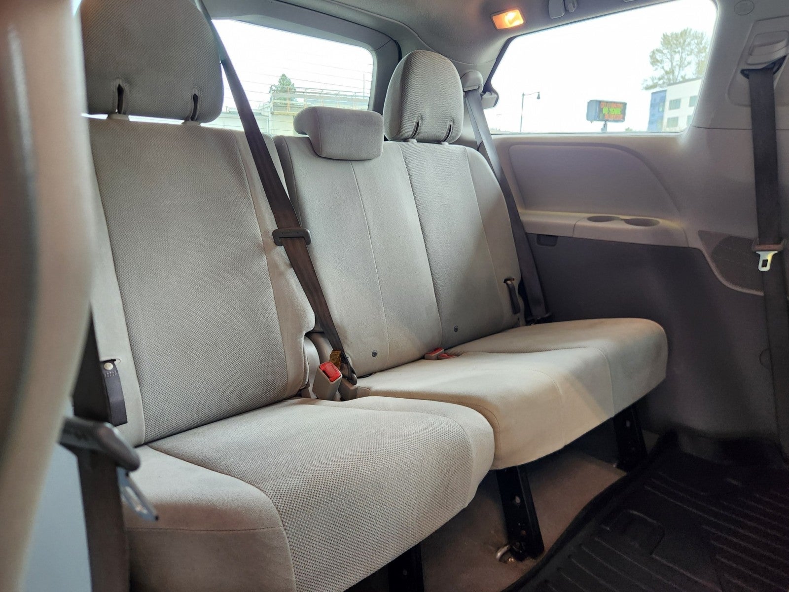 2011 Toyota Sienna 5dr 7-Pass Van I4 FWD (Natl)
