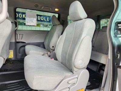 2011 Toyota Sienna 5dr 7-Pass Van I4 FWD (Natl)