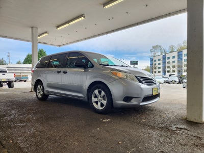 2011 Toyota Sienna 5dr 7-Pass Van I4 FWD (Natl)