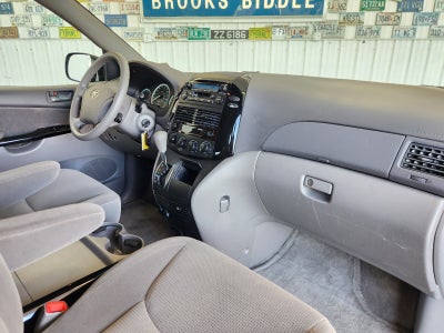 2005 Toyota Sienna LE