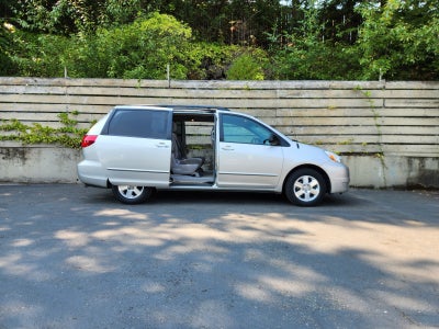 2005 Toyota Sienna LE