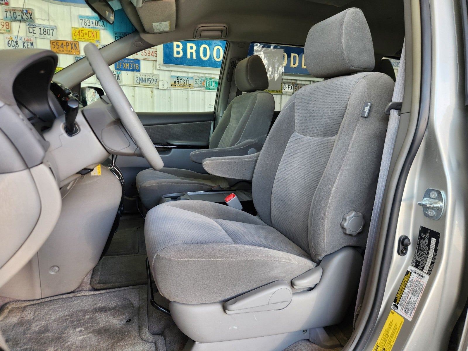 2005 Toyota Sienna LE
