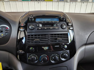 2005 Toyota Sienna LE