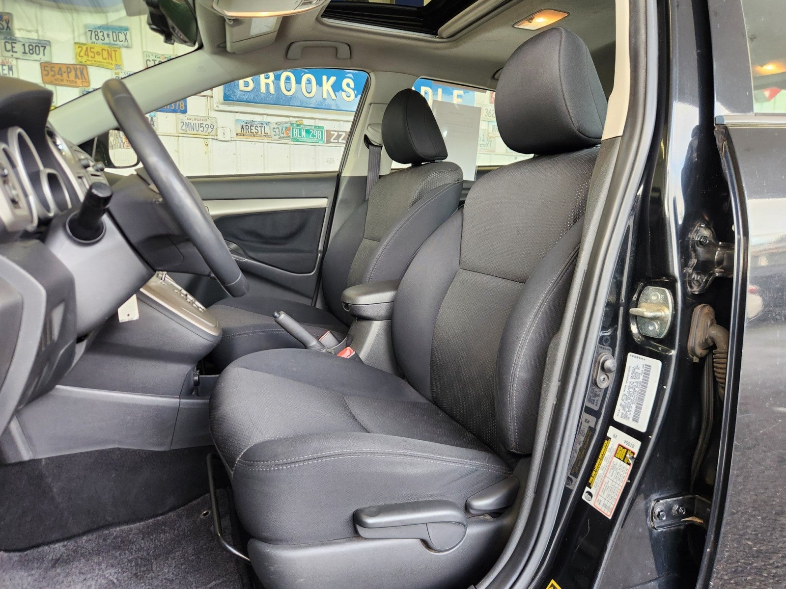 2010 Pontiac Vibe w/1SA