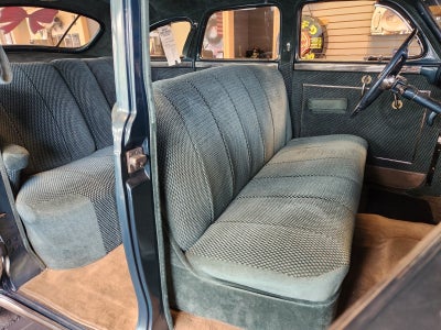 1947 Chrysler New Yorker Base